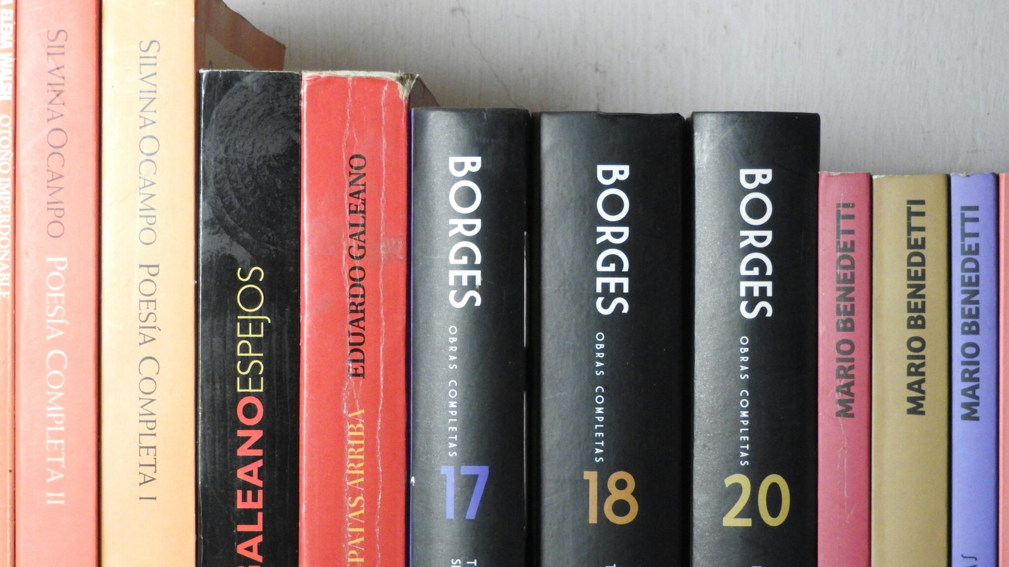 découvrez les grandes intrigues et les nouvelles séries à ne pas manquer dans l'univers des bandes dessinées en 2025. un aperçu captivant des œuvres incontournables à venir, enrichi d'analyses et de recommandations pour les passionnés et les nouveaux lecteurs.