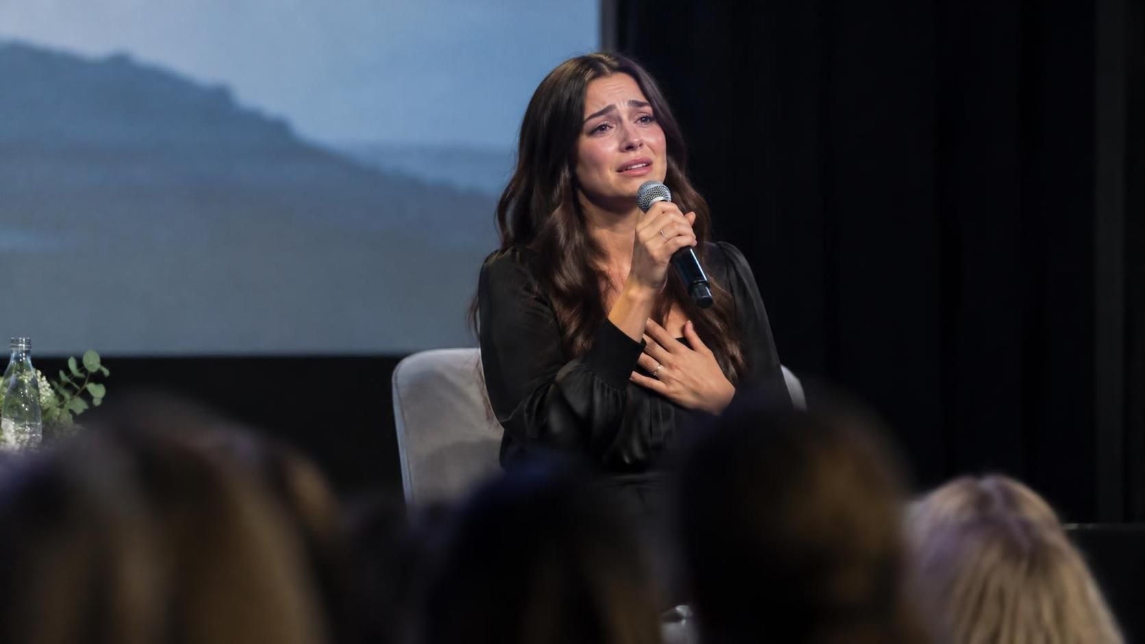 idina menzel évoque rarement sa séparation « très difficile » avec taye diggs et revient sur cette période marquante de sa vie.