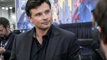 tom welling fait une apparition au new york comic con après la publication accidentelle d’une photo de lui nu, qui a suscité l’attention des fans.
